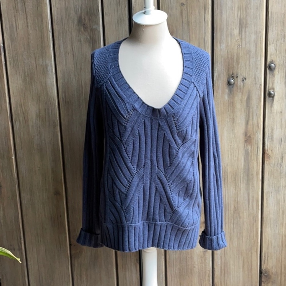 DKNY Jeans navy blue v-neck sweater •